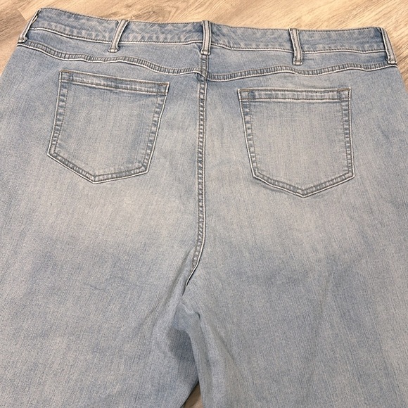 Torrid Women’s Crop Wide Leg Vintage Stretch High-Rise Light Wash Denim Jeans 24 - Picture 5 of 7